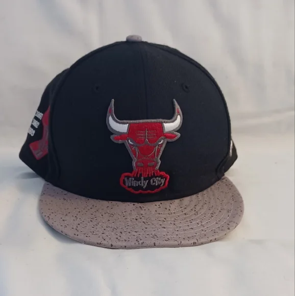 New Era Chicago Black & Red Cap 59 Fifty - Picture 1 of 5